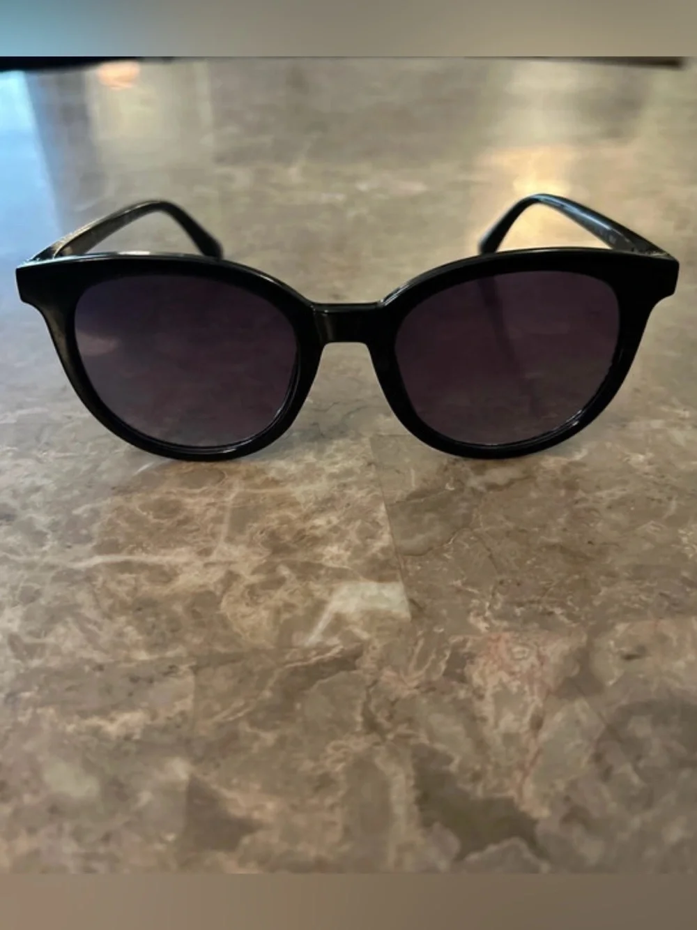 Women’s Black Cat-Eye Sunglasses - Stylish UV Shield